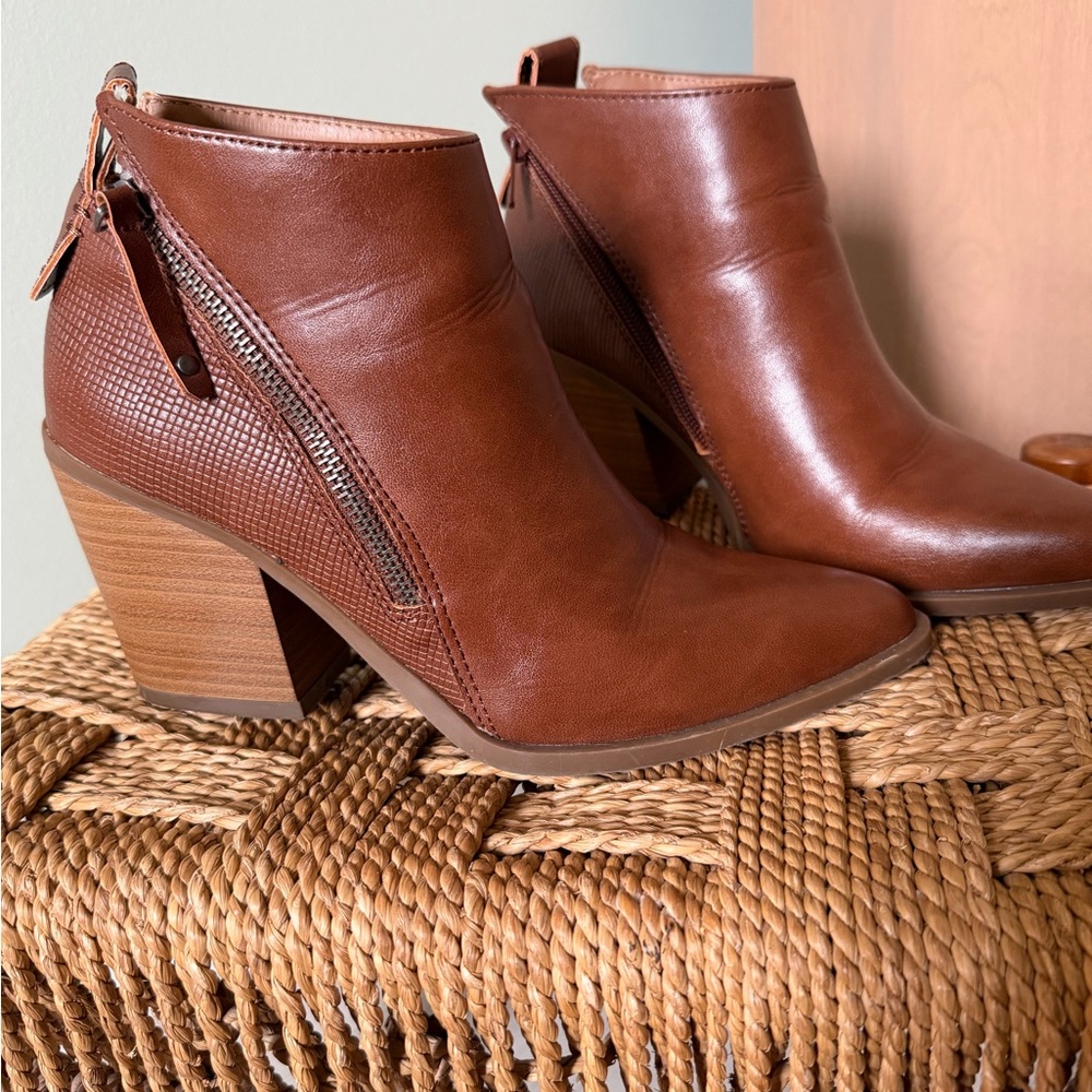 Universal Thread Ankle Booties, EUC - Picture 2 of 15